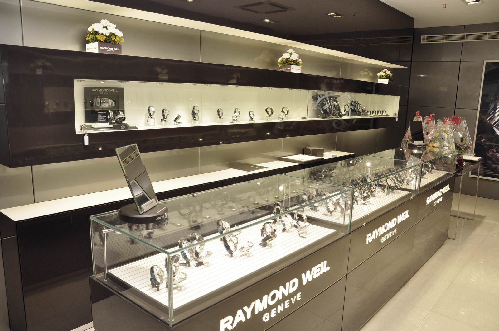 RAYMOND WEIL strengthens India operations through new openings ...